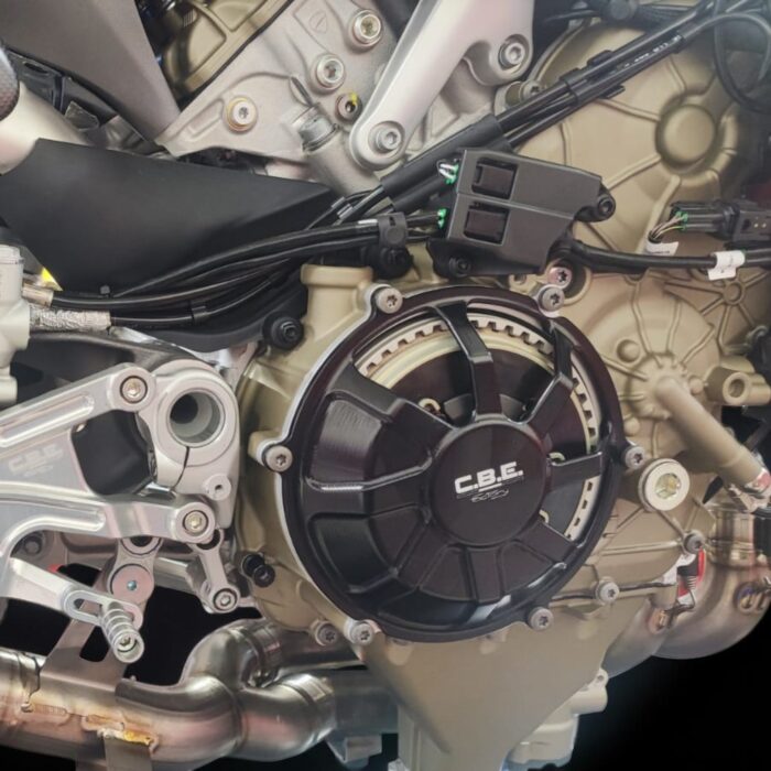 Cover frizione a secco Ducati V4 ricavata dal pieno